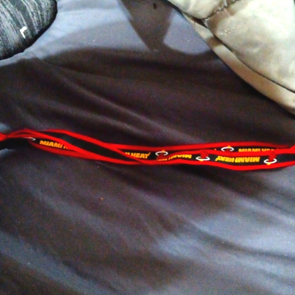 Miami Heat NBA Lanyard Keychain Key Ring ID Badge Red Neck Strap black dark red